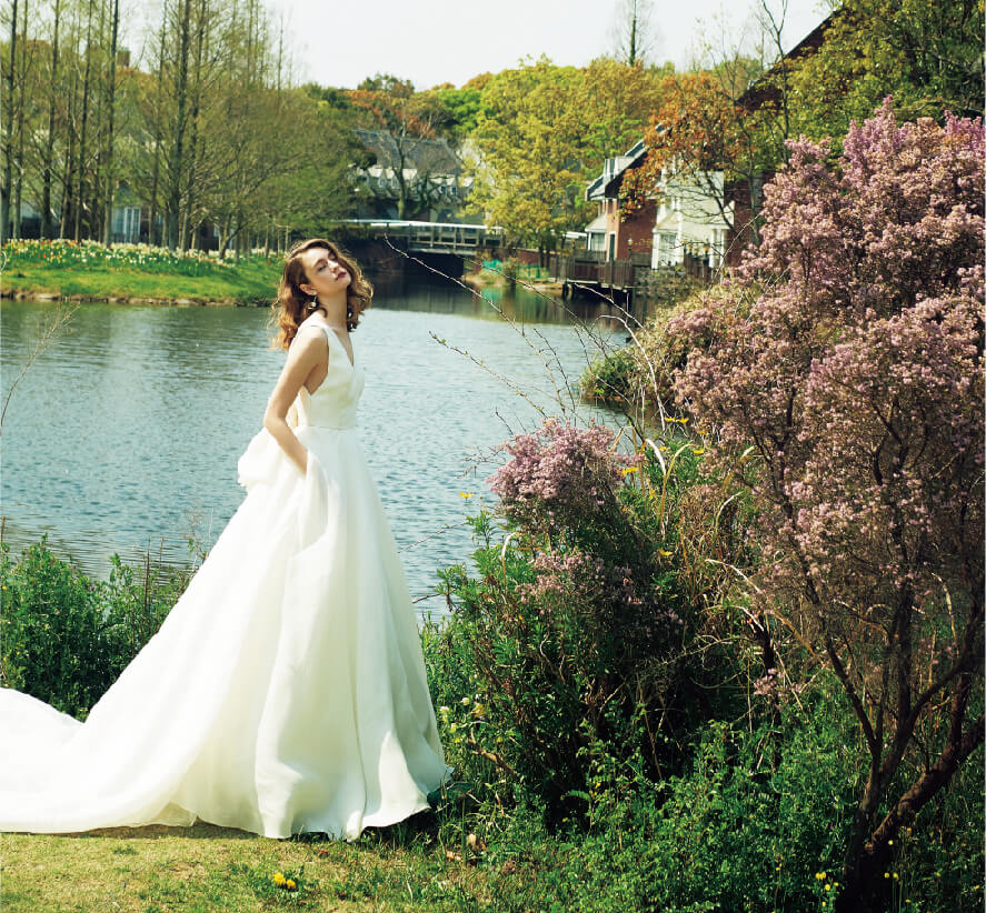 DRESS:04-8168 / EARRINGS:07-8812
