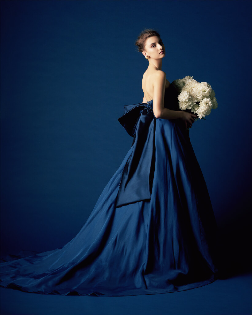 DRESS:04-6577 / EARRINGS:07-8800