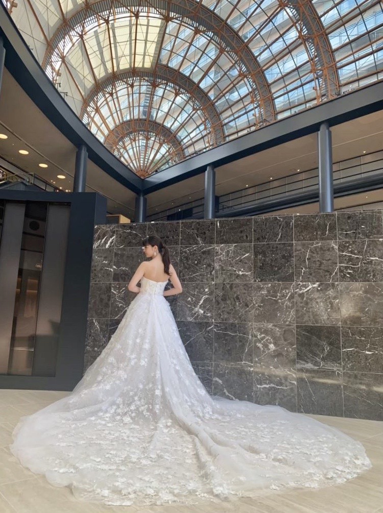 JUNO wedding dress bride bridal color Antonio Riva VERA WANG TREAT ジュノ　ドレス　ウエディング　ウェディング　カラードレス　アントニオ　リーヴァ　ヴェラ　MARCHESA　マルケーザ　マルケッサ