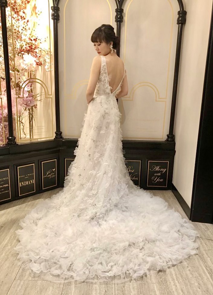 JUNO wedding dress bride bridal color Antonio Riva VERA WANG TREAT ジュノ　ドレス　ウエディング　ウェディング　カラードレス　アントニオ　リーヴァ　ヴェラ　アントニオ　リーヴァ　MARCHESA　マルケーザ　マルケッサ