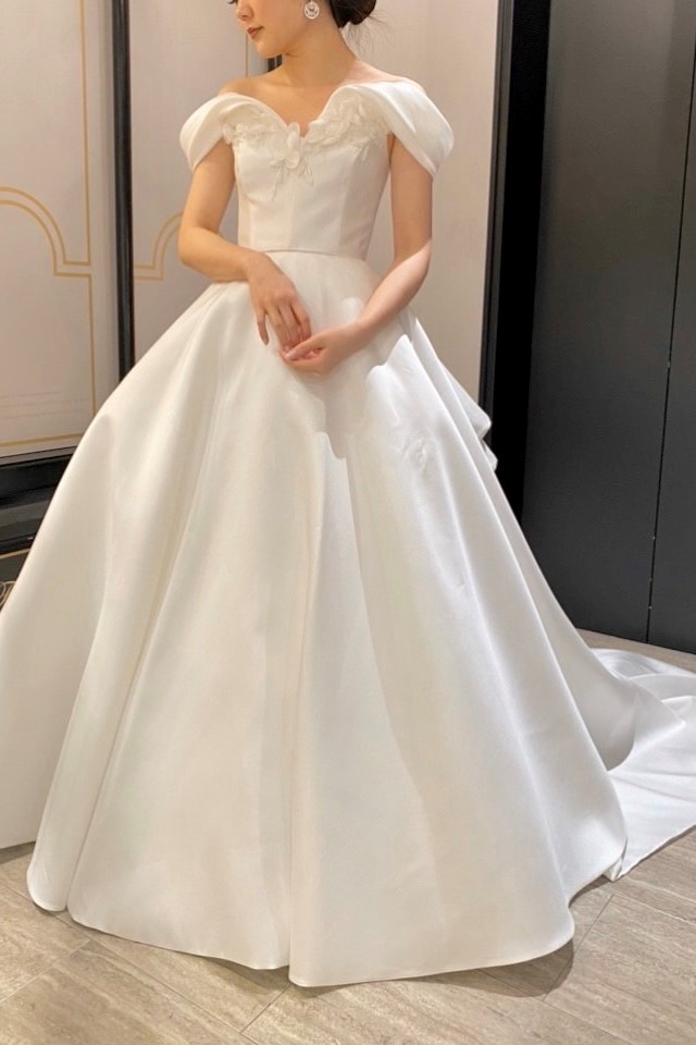 JUNO wedding dress bride bridal color Antonio Riva VERA WANG TREAT ジュノ　ドレス　ウエディング　ウェディング　カラードレス　アントニオ　リーヴァ　ヴェラ MARCHESA マルケーザ