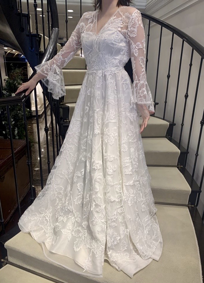 JUNO wedding dress bride bridal color Antonio Riva VERA WANG TREAT ジュノ　ドレス　ウエディング　ウェディング　カラードレス　アントニオ　リーヴァ　ヴェラ　アントニオ　リーヴァ　NAEEM KHAN　ナイーム　カーン