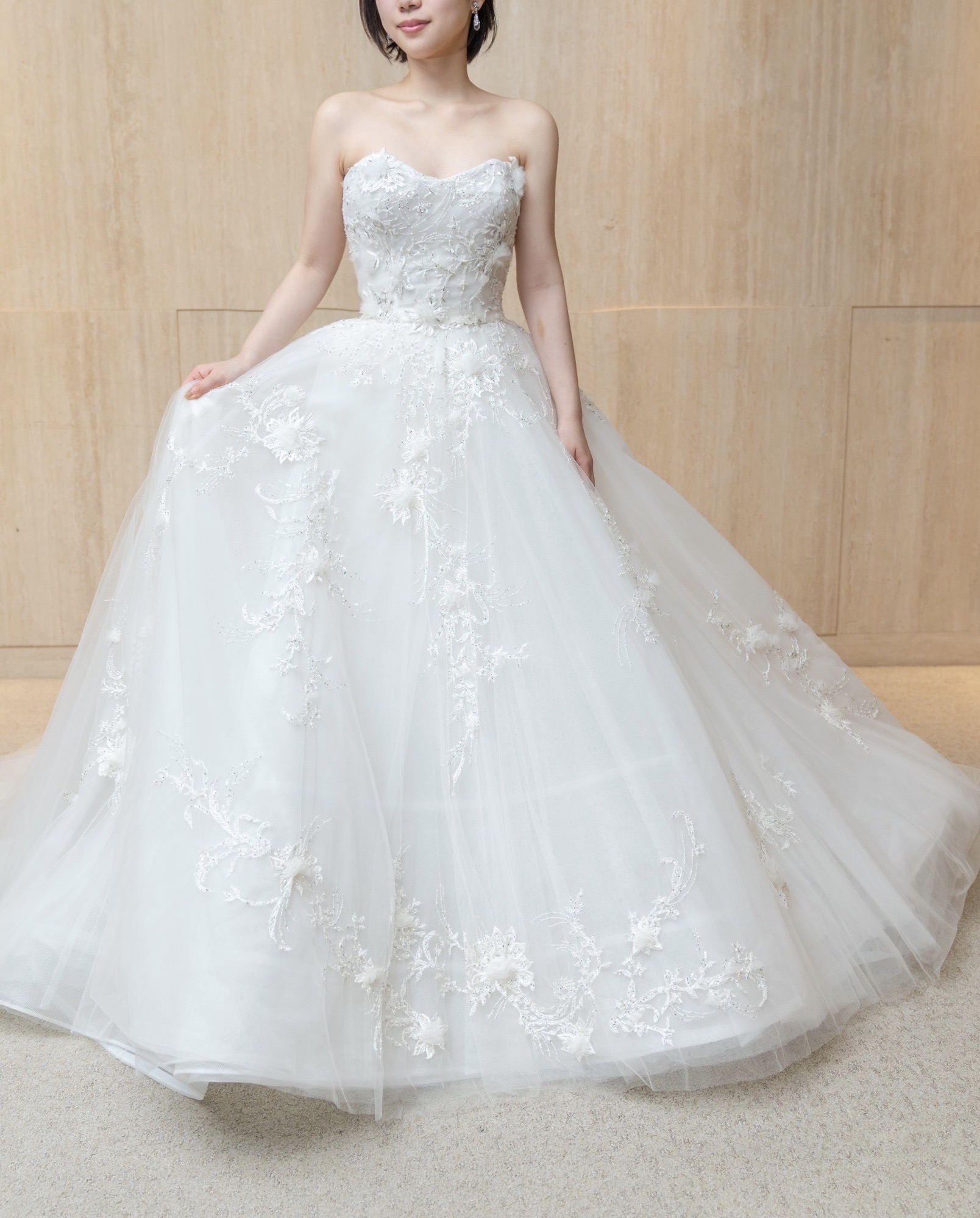 ショートカットの花嫁様におすすめ MARCHESA(マルケーザ)のウエディングドレス