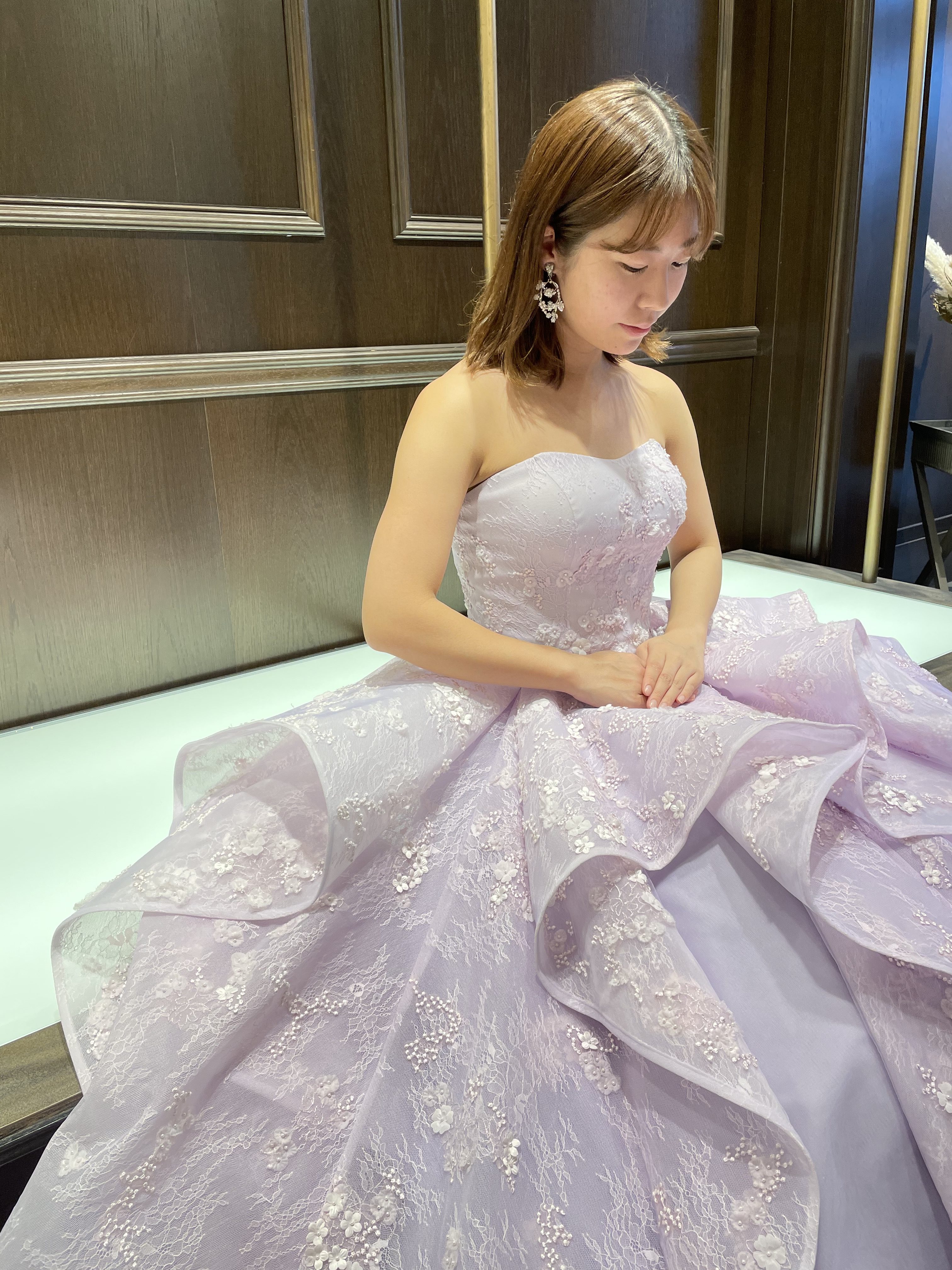 日本の花嫁様の為に作られたJUNOオリジナルのラベンダーカラーのドレス
