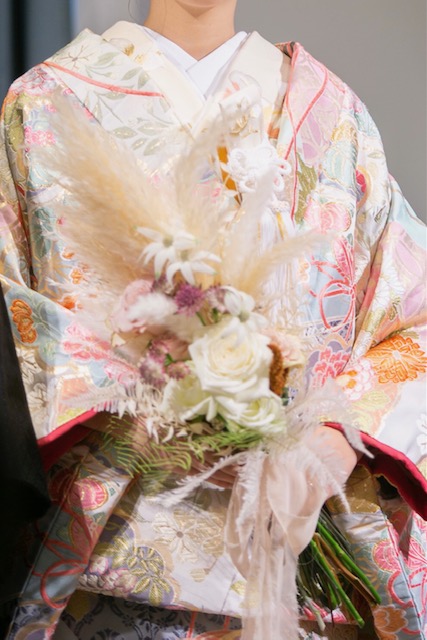 お買い得品‼️豪華刺繍✨艷かな花嫁色打掛❀✿ 着物 ブランドのアイテムを公式に取扱