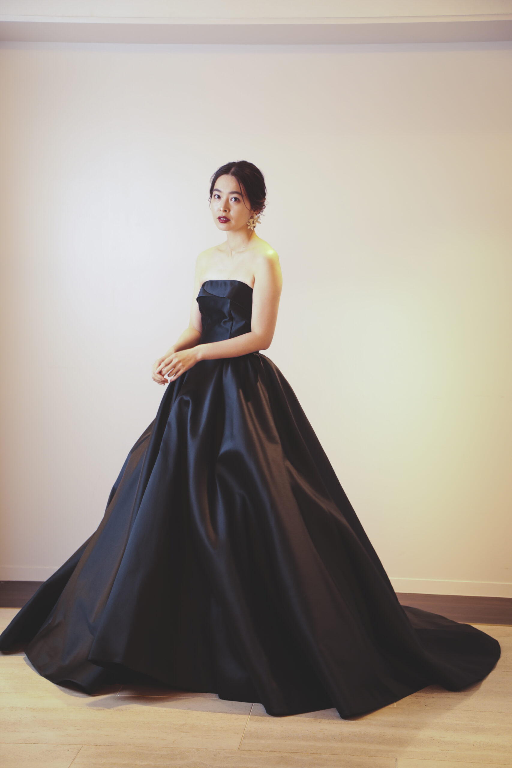 おすすめカラードレスのご紹介=光沢や美しいカラーが際立つesum(エスム