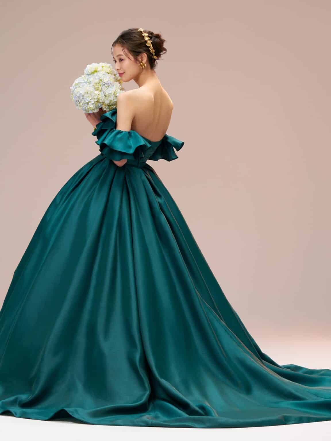 グリーンドレス ディープグリーンドレス 寒色系ドレス esum エスム green dress カラードレス オフショルダー サテンドレス フリルショルダー エレガント お色直し