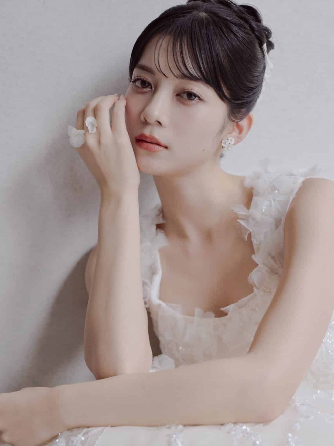 03-70516 ELIE SAAB エリー・サーブ ボリュームドレス オフショルダー 総レース ラグジュアリードレス オートクチュール フラワースパンコール ビーディング 結婚式 ホテルウェディング ウェディングドレス
