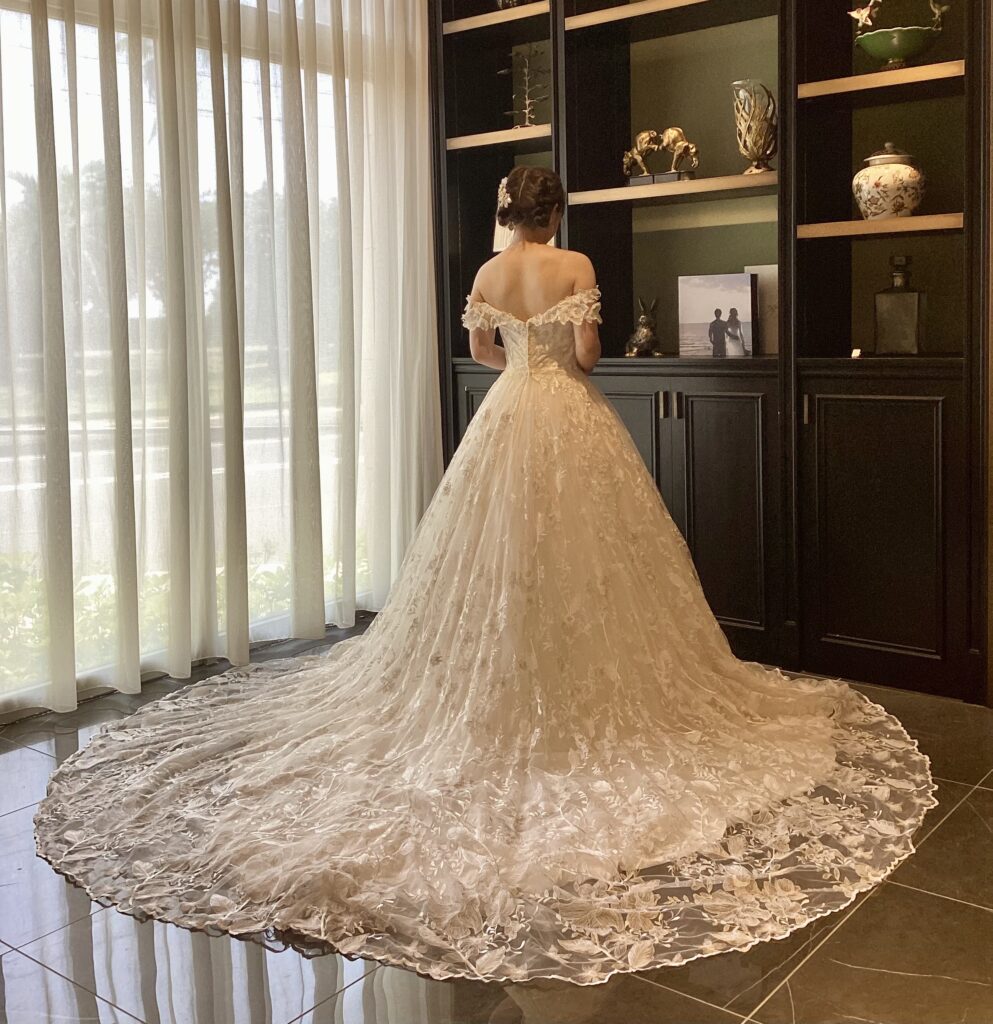 esum　エスム　ウェディングドレスLeonardo　レナード　Wedding Dress JUNO　ジュノ　
