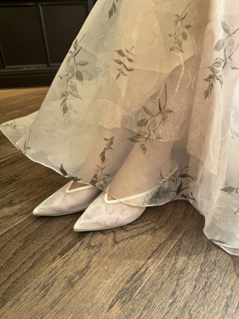 Hermione de Paula　ヘルミオーネ・デ・ポーラ　カラードレス　JUNO　ジュノ　ボタニカル　刺繍