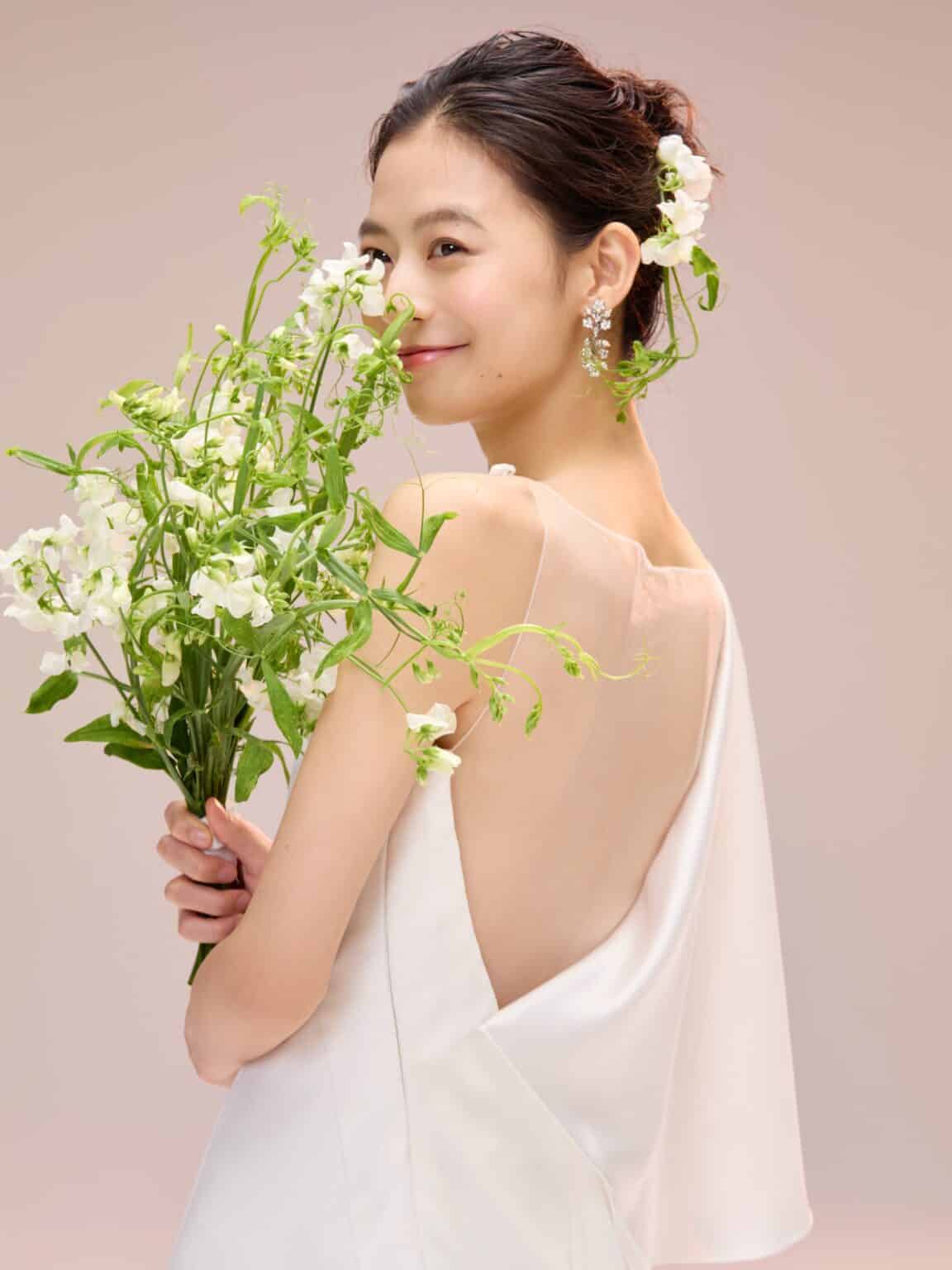 GISELLE マーメイドライン マーメイドドレス esum エスム ウェディングドレス 結婚式 バックスタイル バックトレーン シンプル クラシカル エレガント