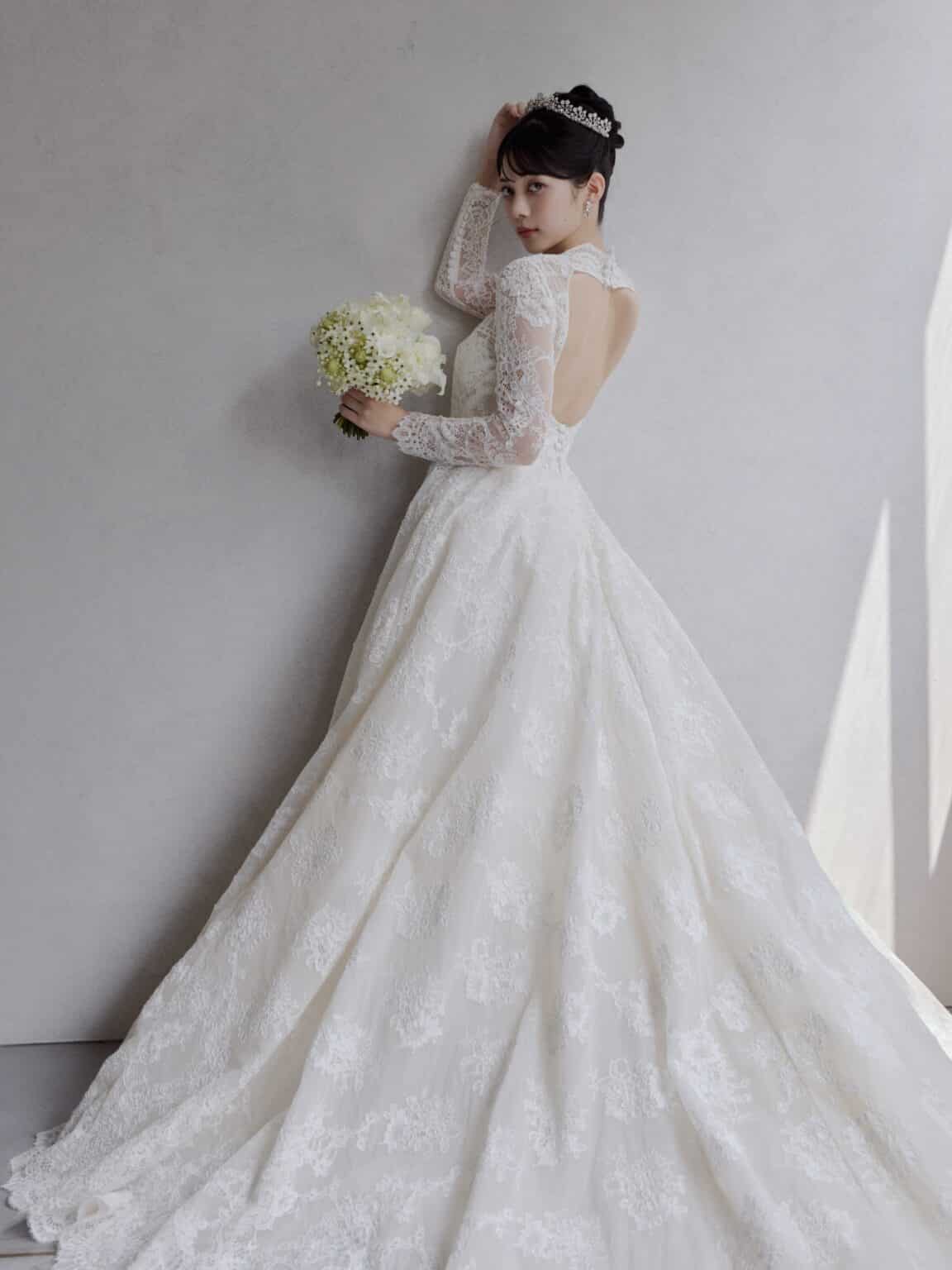 03-70491 ELIE SAAB エリー・サーブ オートクチュール ウェディングドレス 結婚式 ホテルウェディング ラグジュアリードレス ロングスリーブ 長袖ドレス 袖付ドレス 総レース レース ドームライン ボリュームドレス JUNO ジュノ