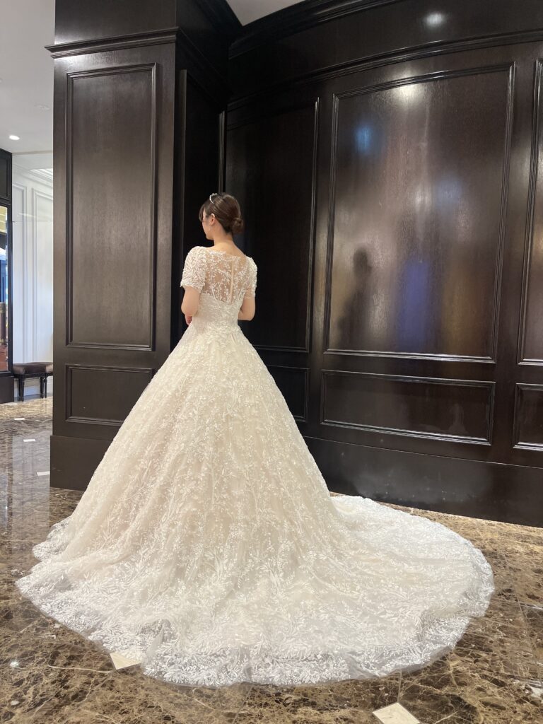 ウェディングドレス　JUNO　esum　ビーディング 