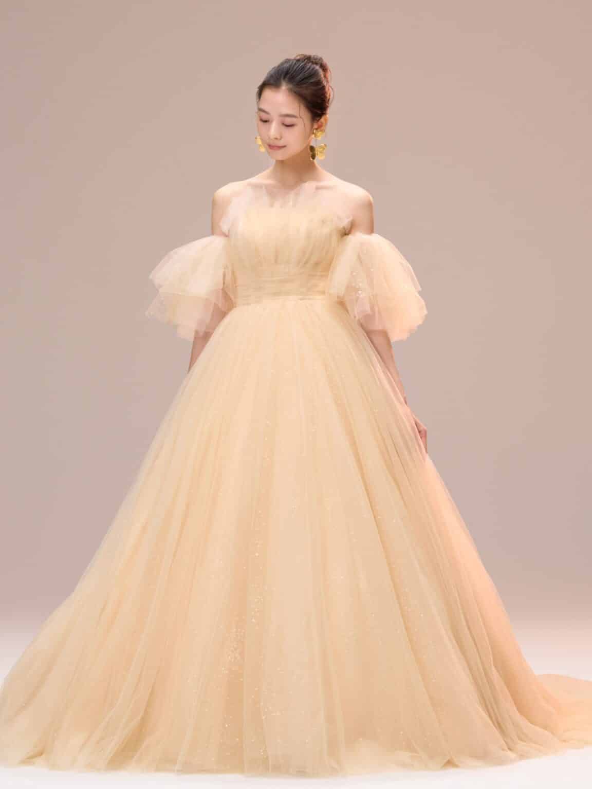 CECIL グリッタードレス ベージュドレス ニュアンスカラードレス 暖色系ドレス カラードレス お色直し 結婚式 エスム esum オフショルダー パフスリーブ 袖付きドレス ボリュームドレス