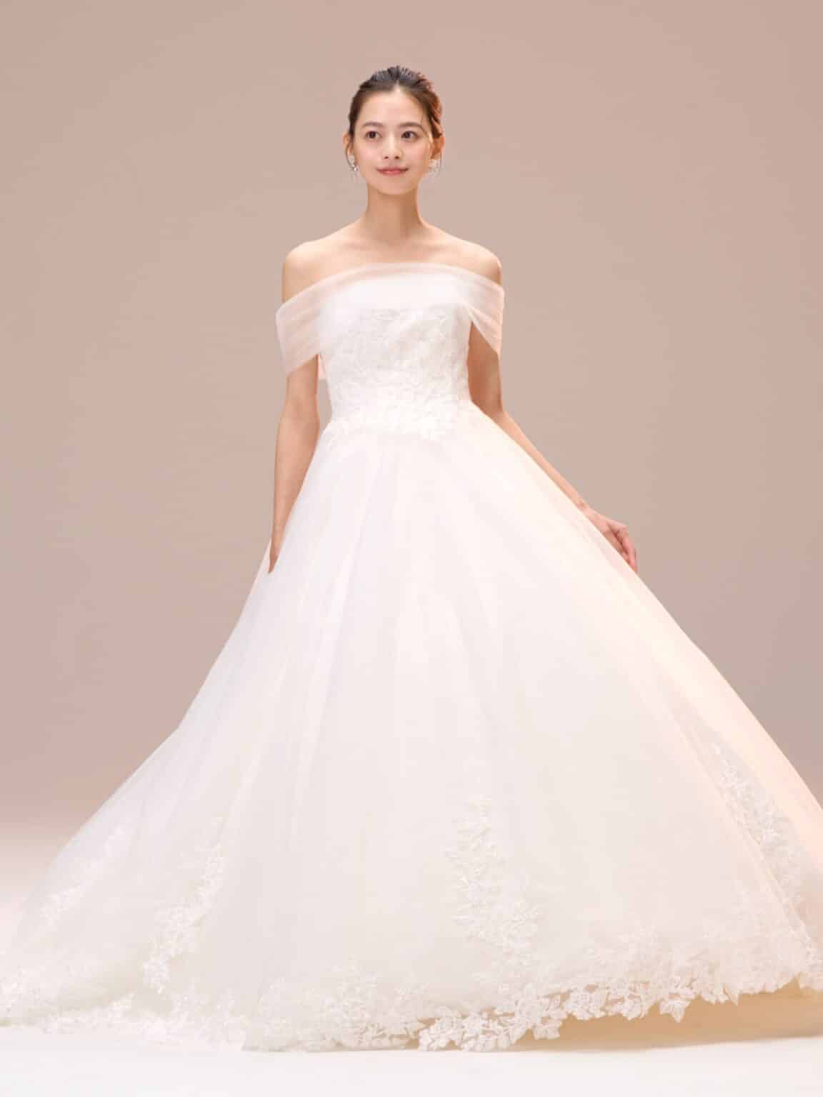 Meyer メイヤー ドームライン チュールドレス ウェディングドレス 結婚式 花嫁 wedding dress weddingdress エスム esum オフショルダー ショール ケープ ドームラインワイド ボリュームドレス プリンセスライン プリンセスドレス ウェディング ホテルウェディング レース スパンコール