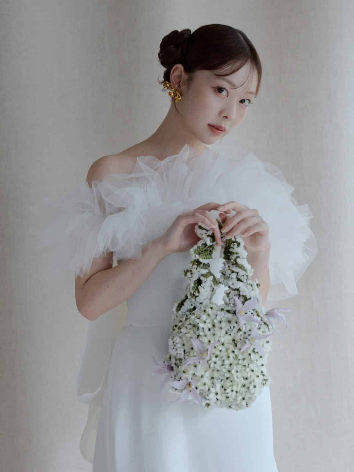 03-0428 “Frint (フリント)” esum エスム オリジナルドレス スレンダードレス スレンダーライン チュールスリーブ マルチウェイ オーバースカート バーサー ウェディングドレス 結婚式 レストランウェディング 少人数ウェディング オフショルダー 二の腕カバードレス